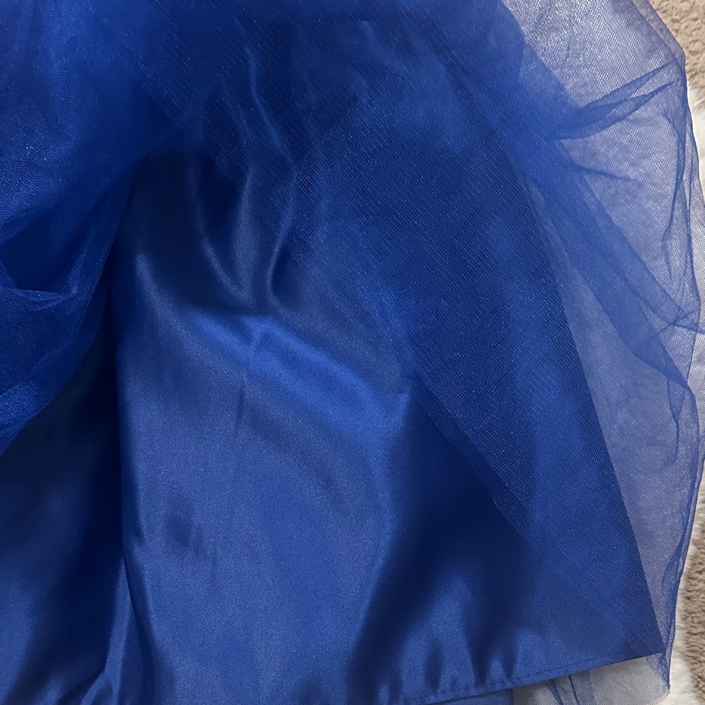 Elegant Blue Tulle Dress with Silver Belt - Picture 4 of 7